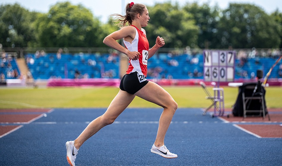 Innes FitzGerald smashes the European under-20 3000m record